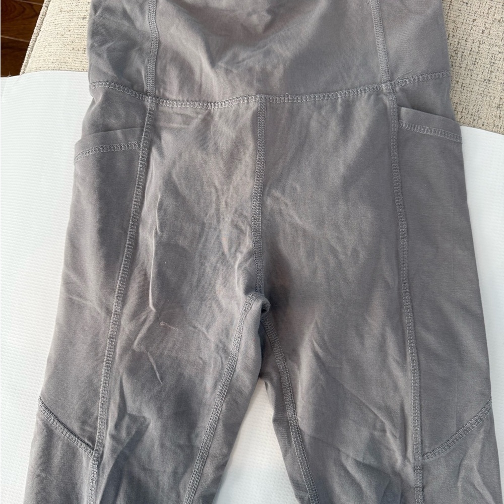 Series 8 Women's Gray Leggings - Picture 2 of 6